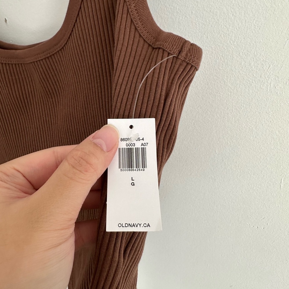 Old Navy Ribbed Tank Top - Picture 4 of 4